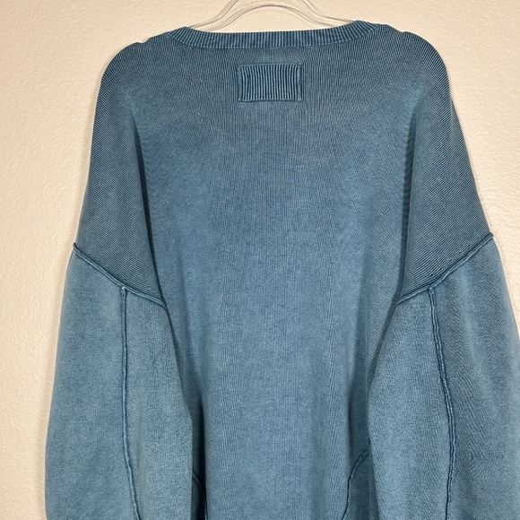 We The Free size XL Zedd tunic sweater blue oversized drop shoulder worn in look - Picture 8 of 13